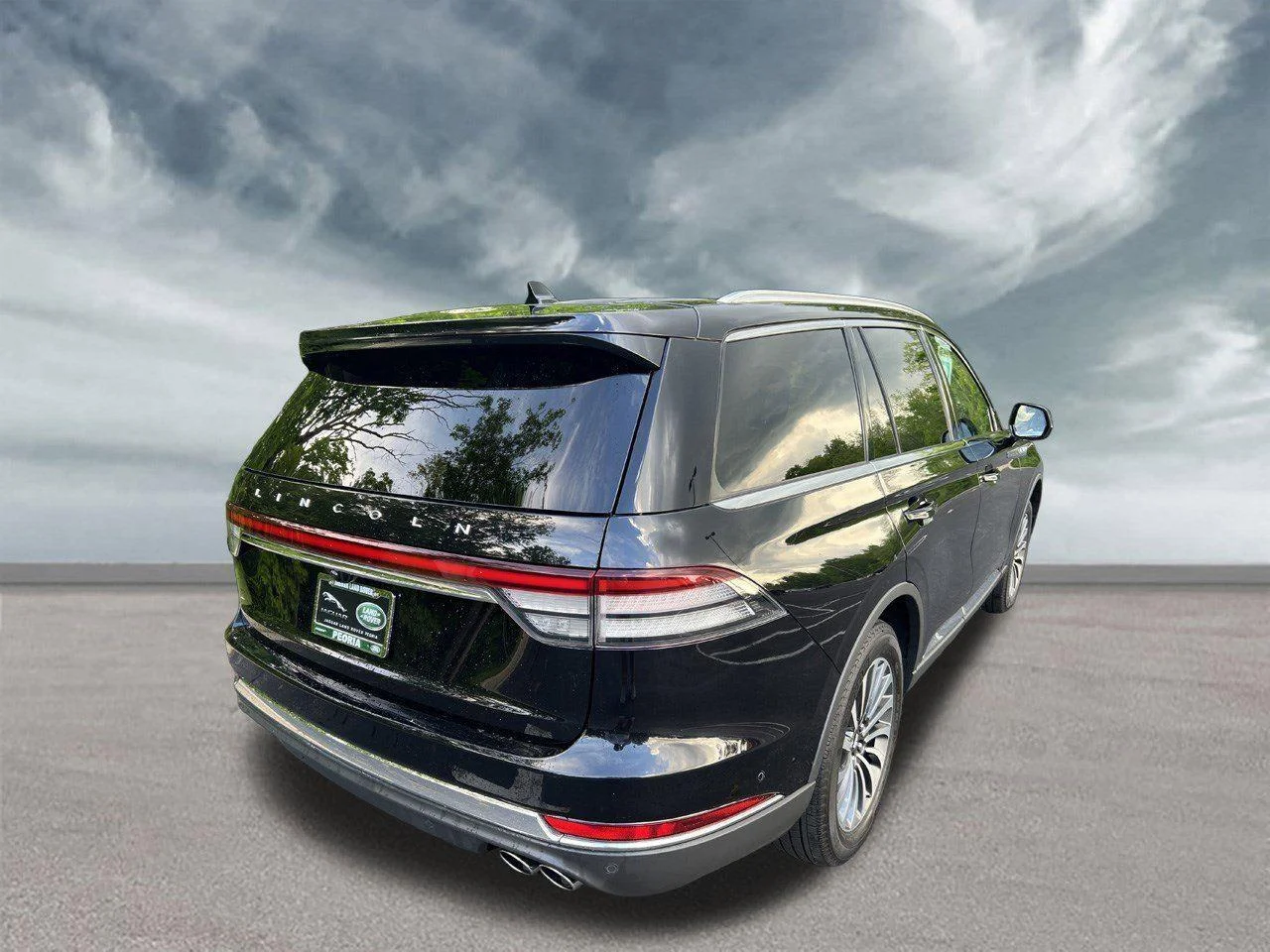 Used 2022 Infinite Black Metallic Clearcoat Lincoln Reserve image 5