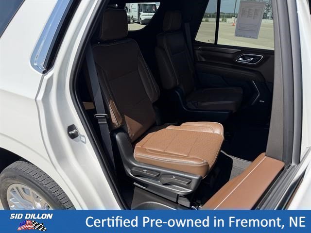 Used 2023 Iridescent Pearl Tricoat Chevrolet High Country image 11