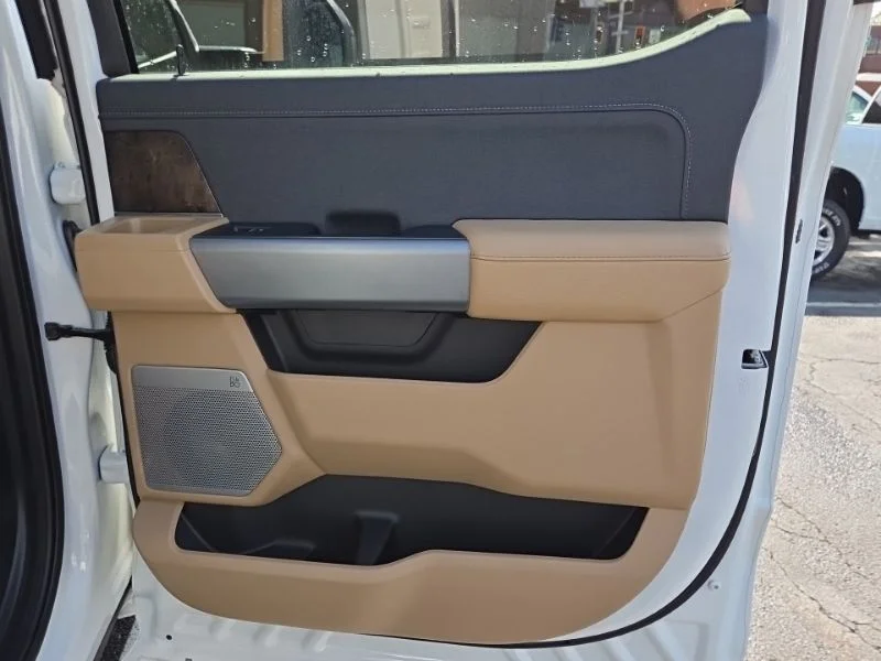 New 2026 Star White Metallic Tri-Coat Ford F-250® Lariat® image 18