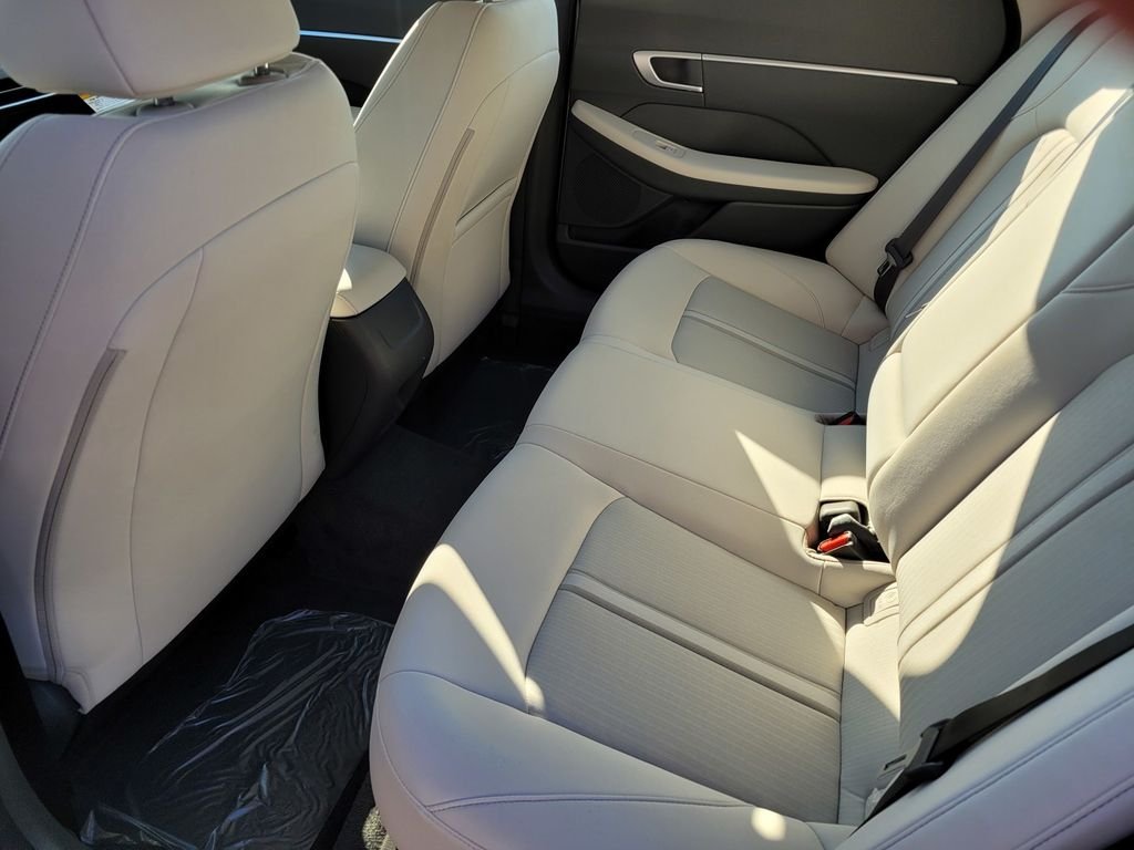 New 2026 White Hyundai SEL Sport image 6