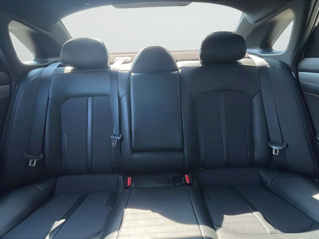 Used 2023 White Kia GT-Line image 29