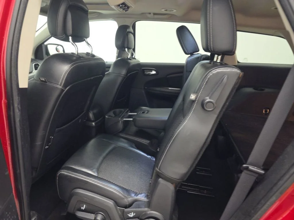 Used 2020 Red Dodge Crossroad image 11