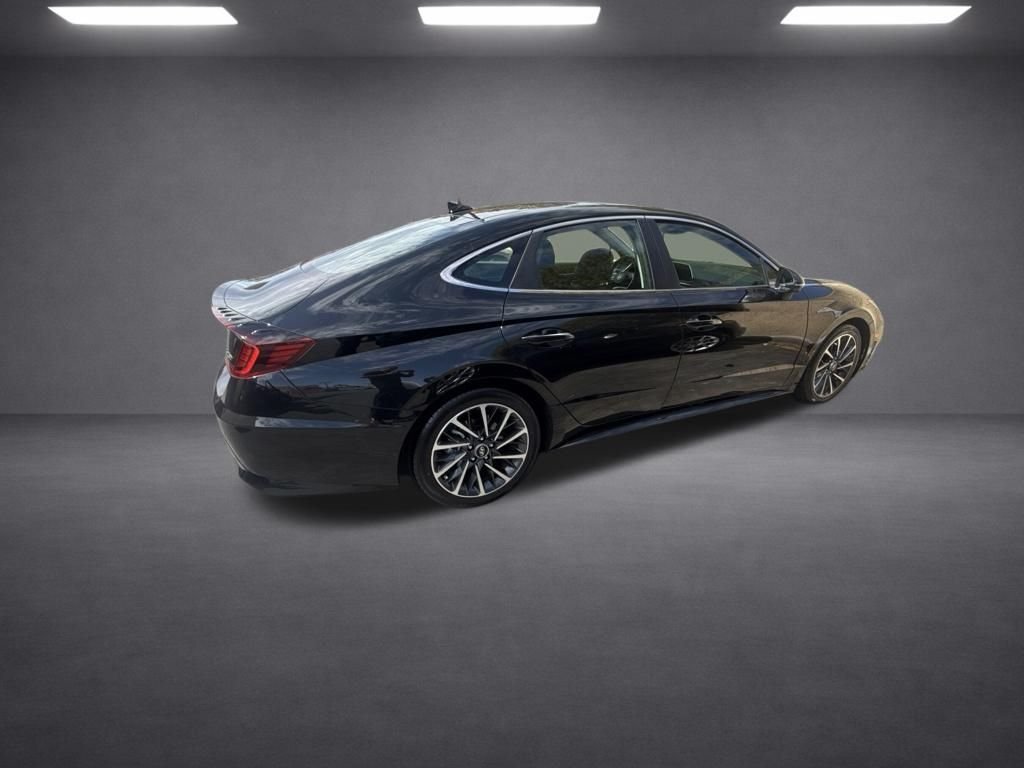 Used 2020 Black Hyundai Limited image 23
