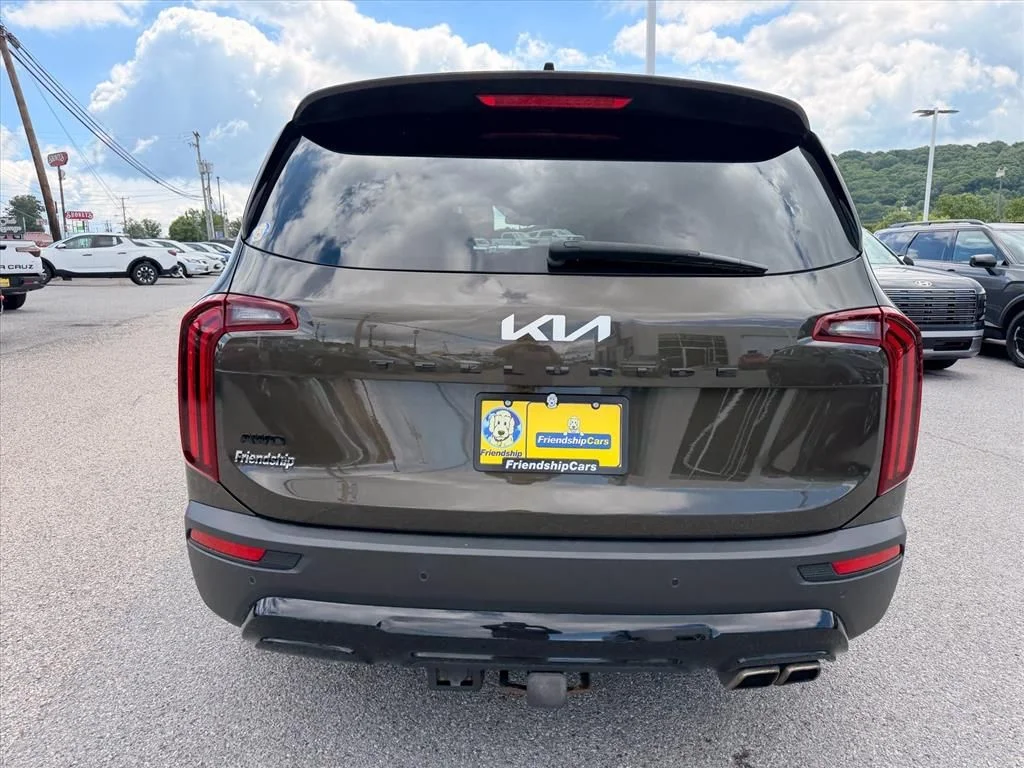 Used 2022 Green Kia EX image 12