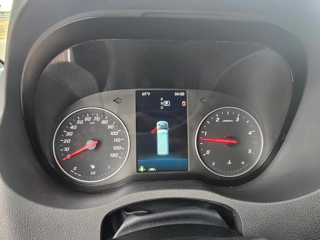 Used 2022 Arctic White Mercedes-Benz High Roof V6 image 19