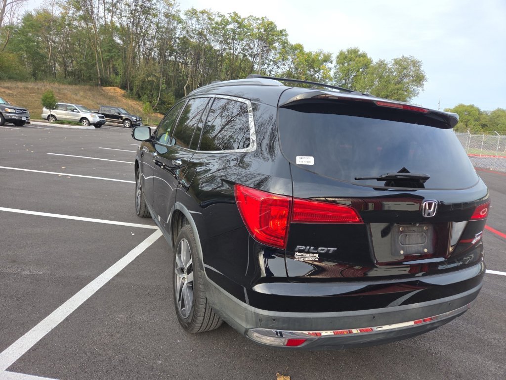 Used 2016  Honda Touring image 8