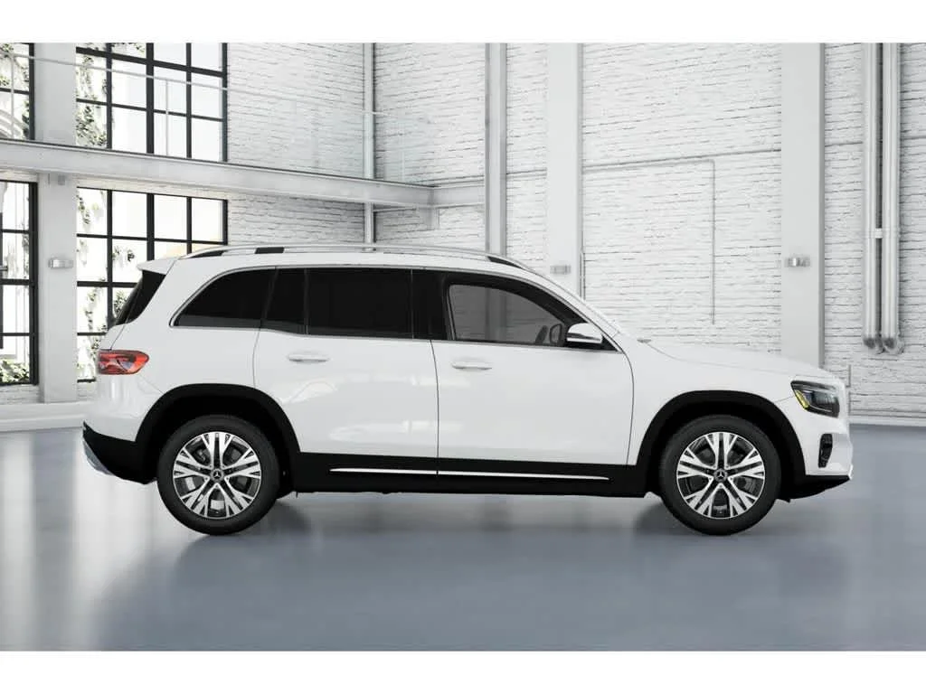 New 2026 Polar White Mercedes-Benz GLB 250 image 2