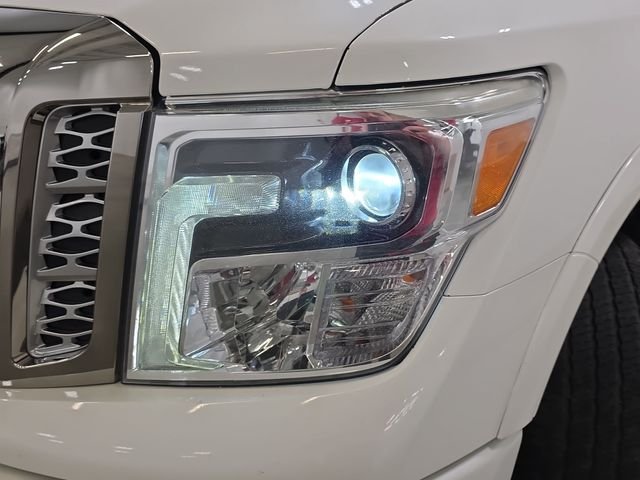 Used 2017 White Nissan Platinum Reserve image 29