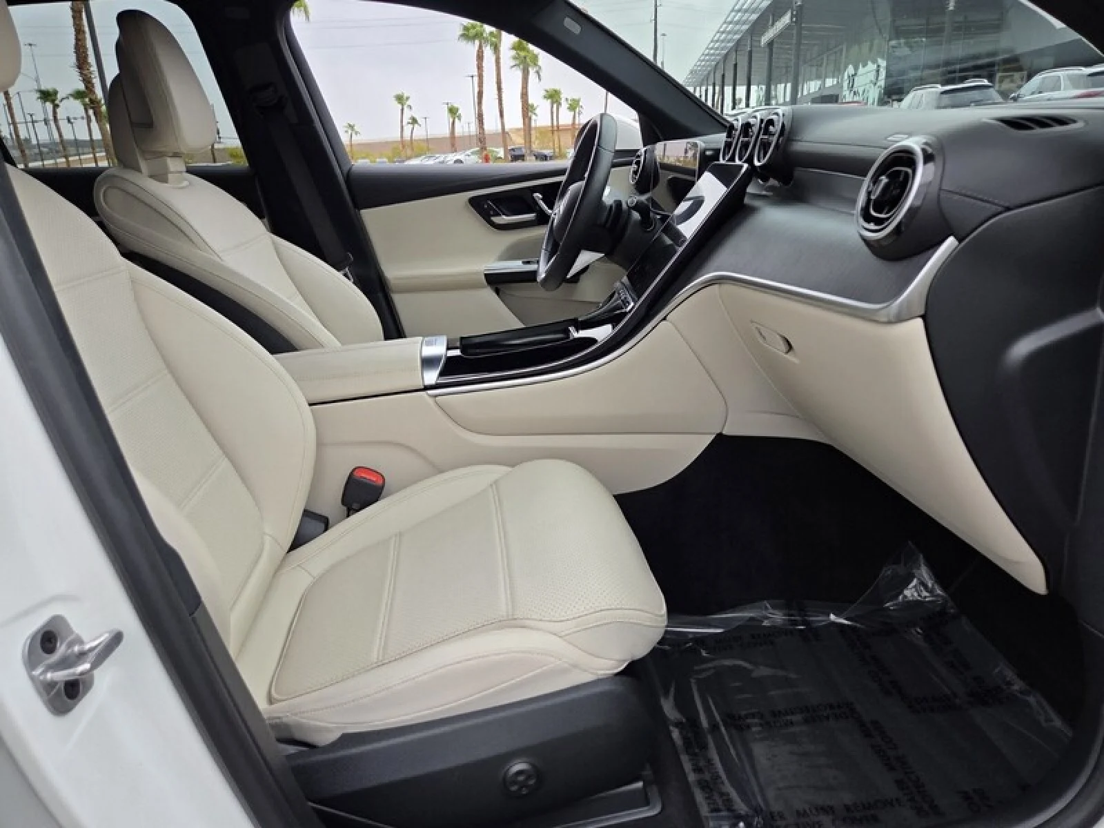 Certified Used 2024 Polar White Mercedes-Benz GLC 300 image 19
