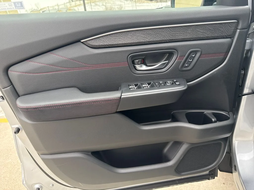 2026 Honda Pilot Black Edition - Photo 10