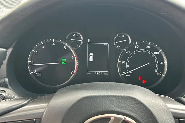 Used 2022  Lexus 460 image 31