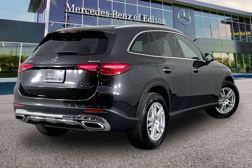 Used 2026 Brown Mercedes-Benz GLC 300 image 10