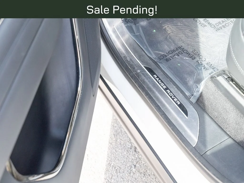 Certified Used 2023 White Land Rover SE Dynamic image 17
