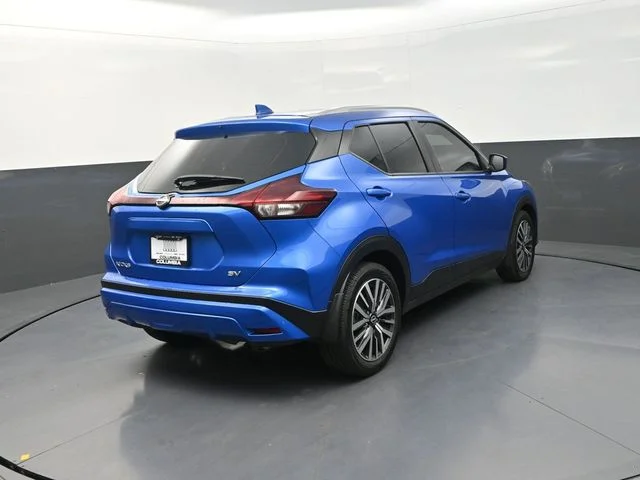 Used 2023 Blue Nissan SV image 9