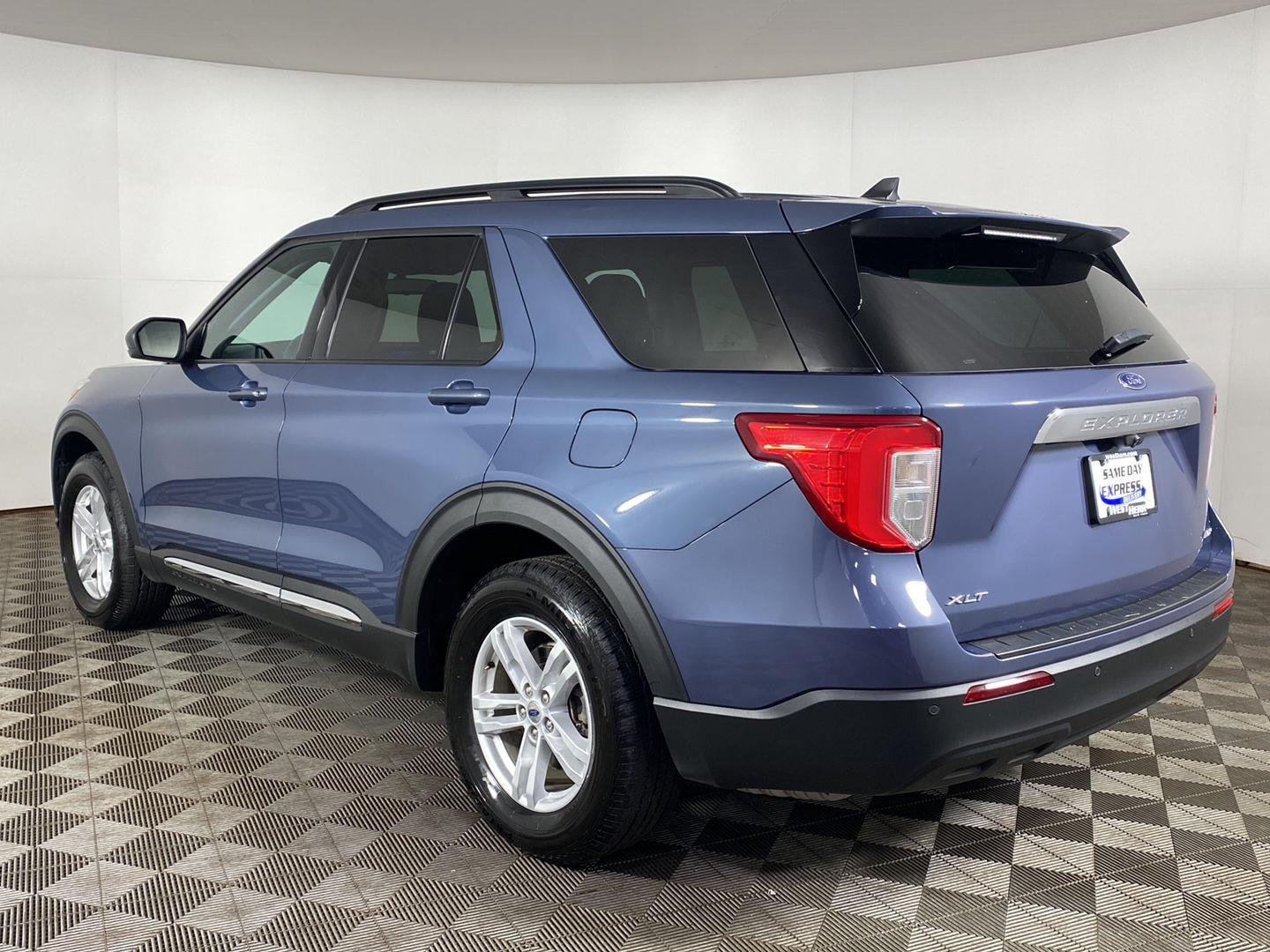 Used 2021 Infinite Blue Metallic Tinted Clearcoat Ford XLT image 31