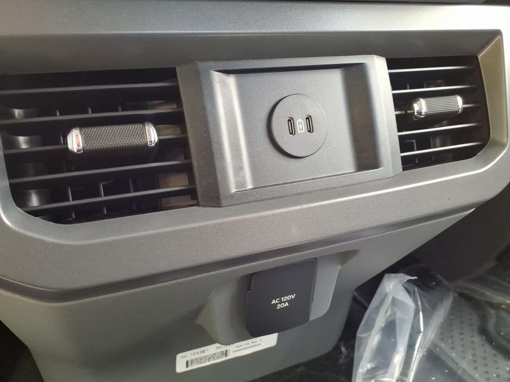 New 2026 Oxford White Ford F-250® XLT image 16