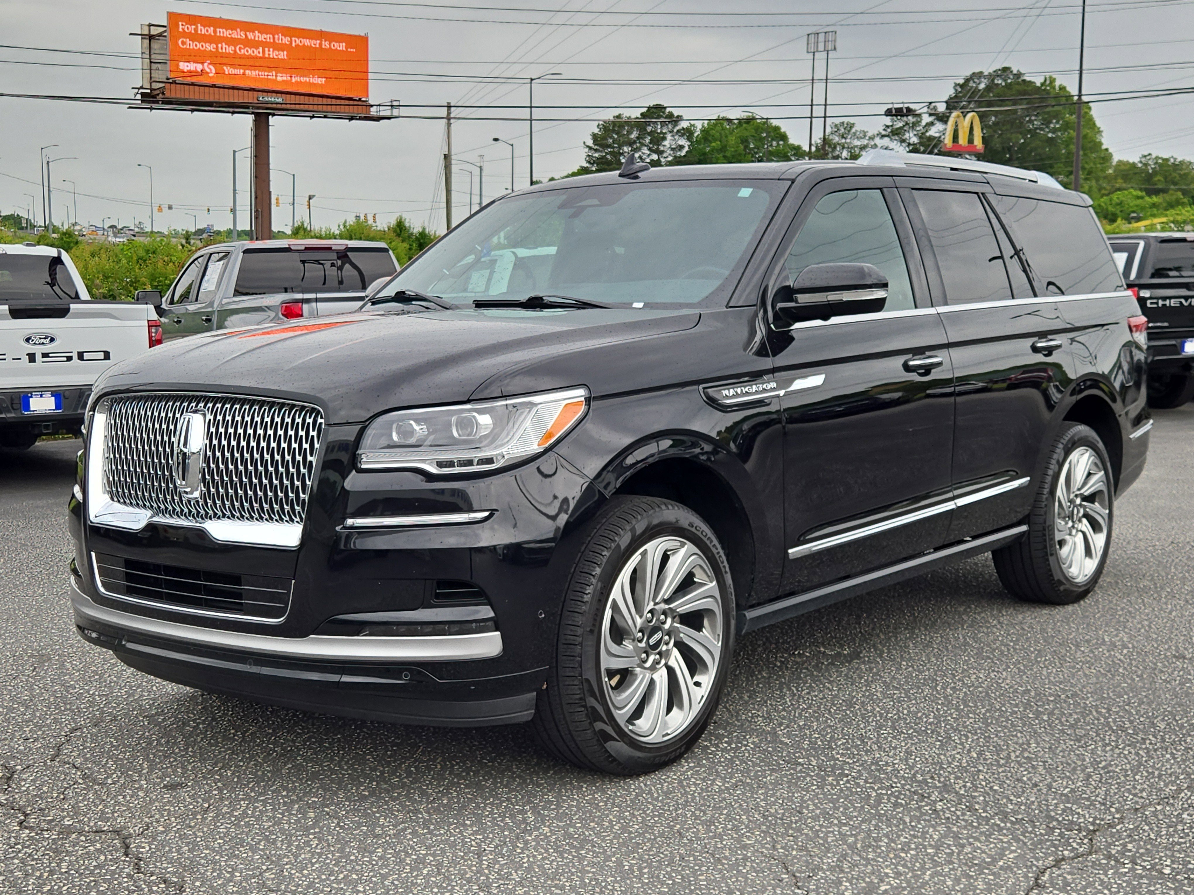 Used 2024 Black Metallic Lincoln Premiere image 2