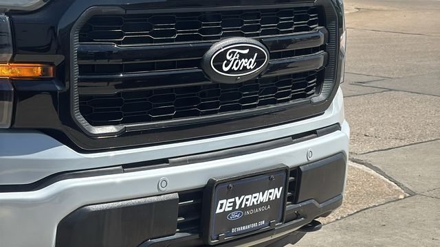 Used 2025 White Ford Lariat image 3