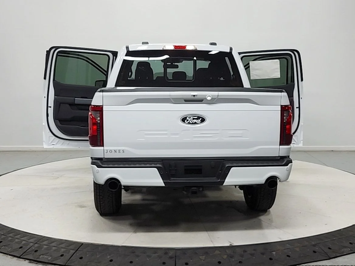 New 2026 Oxford White Ford XLT image 15