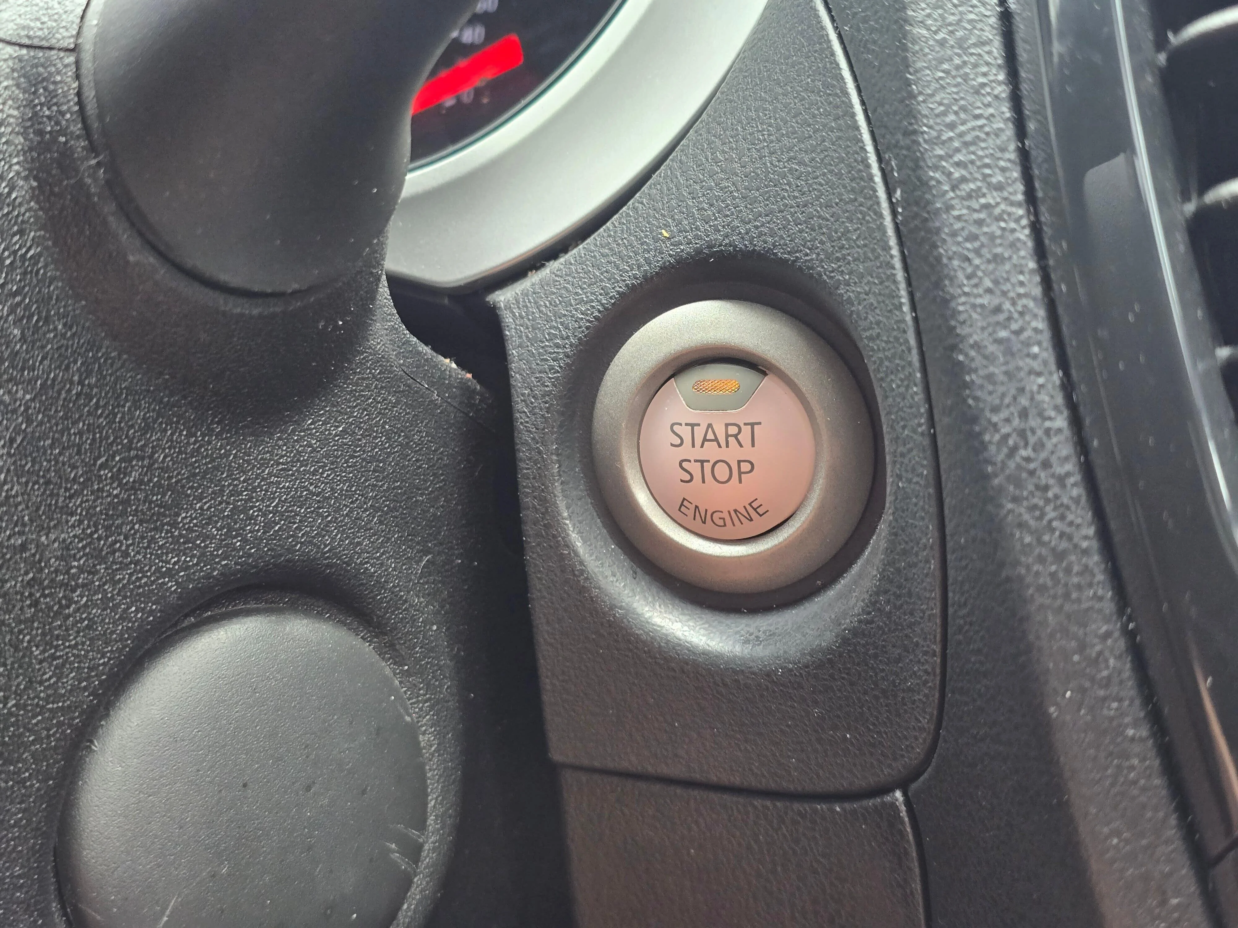 Used 2013 Sapphire Black Nissan SV image 22