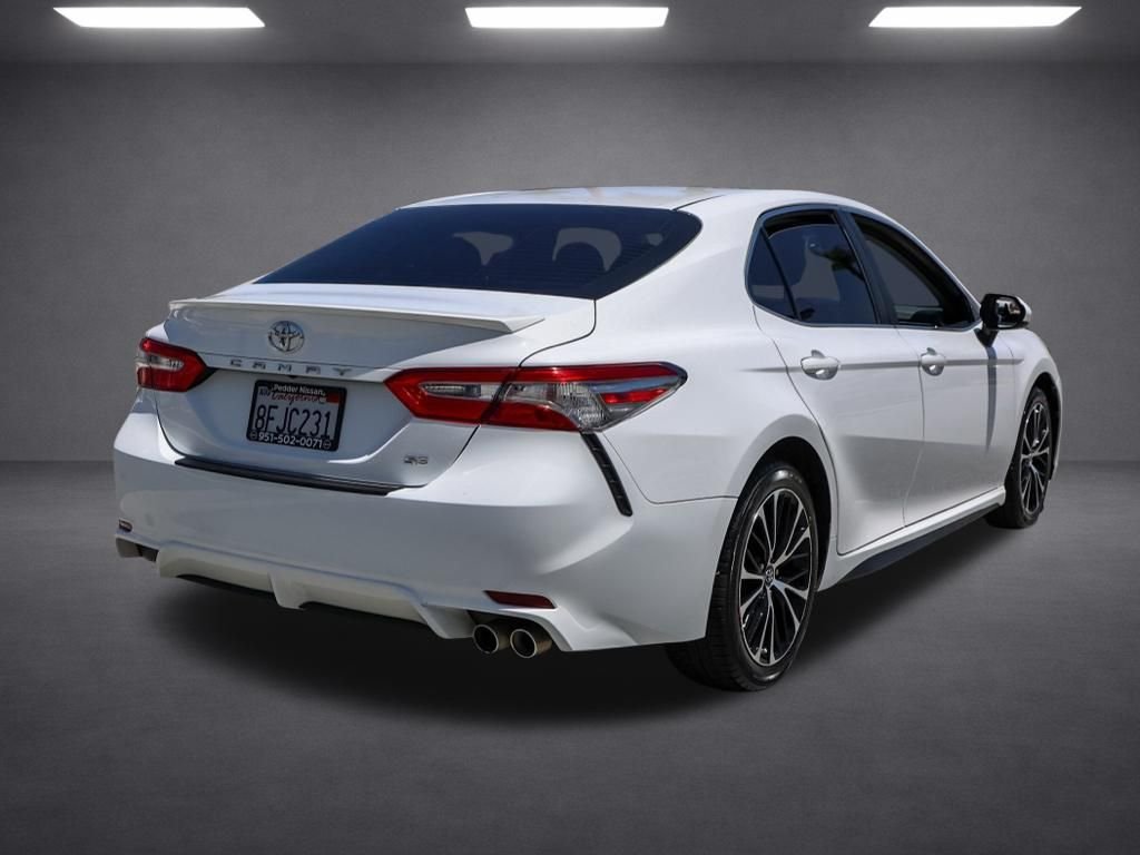 Used 2018 White Toyota SE image 3