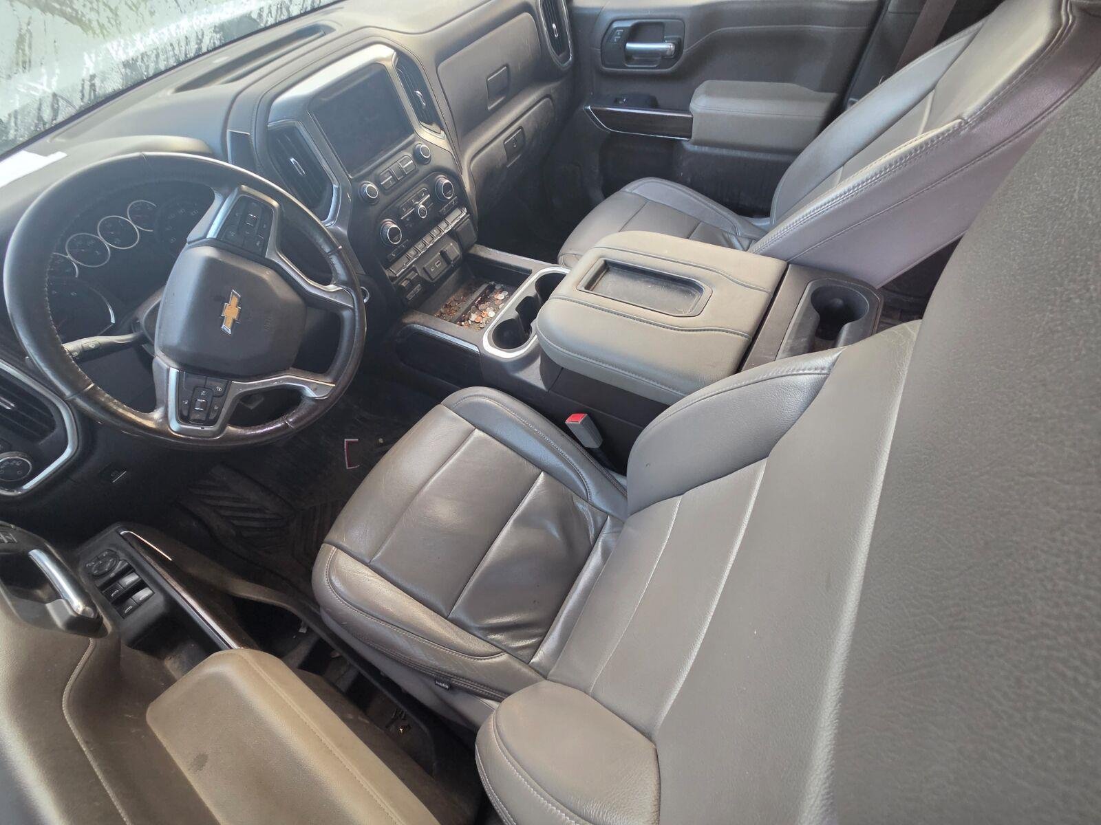 Used 2022 SUMMIT WHITE Chevrolet LT image 9