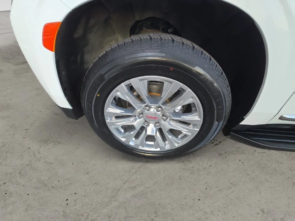 Used 2024 Summit White GMC Denali image 13
