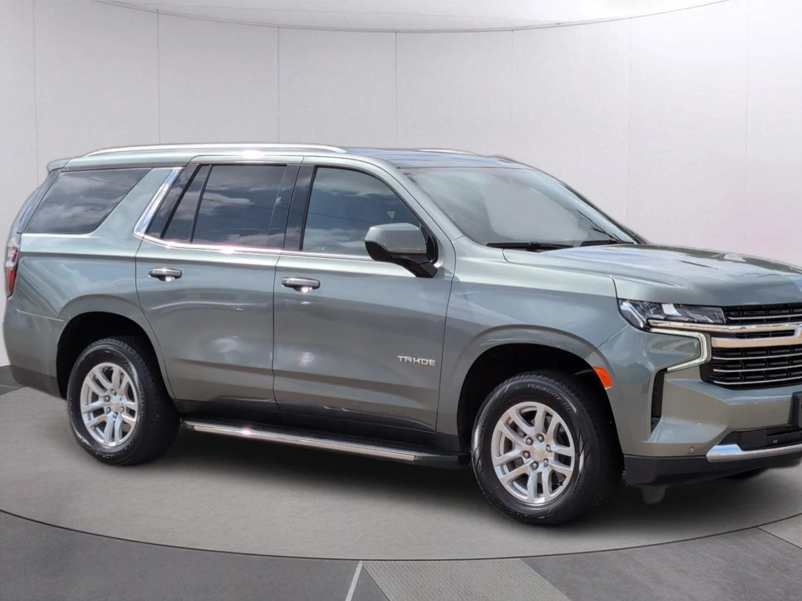 Used 2024 Silver Sage Metallic Chevrolet LT image 8