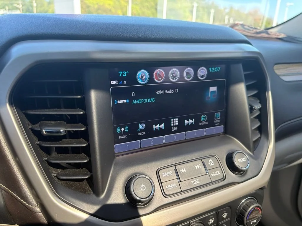 Used 2019 WHITE FROST TRICOAT GMC Denali image 23