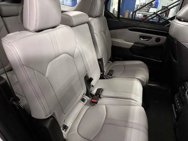 Certified Used 2023 Platinum White Pearl Honda AWD TRG image 17