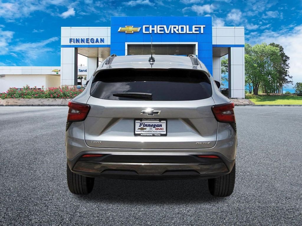 Used 2025 Gray Chevrolet ACTIV image 6