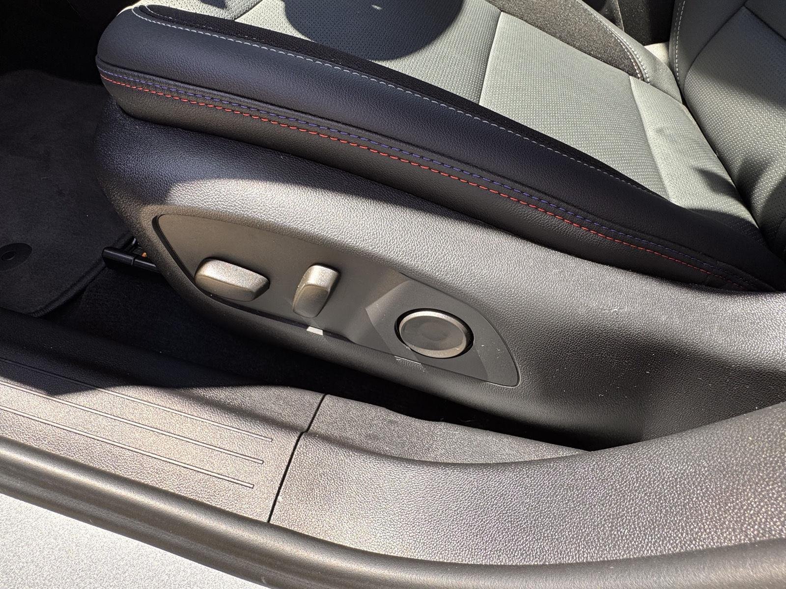 2026 Chevrolet Equinox EV RS - Photo 7