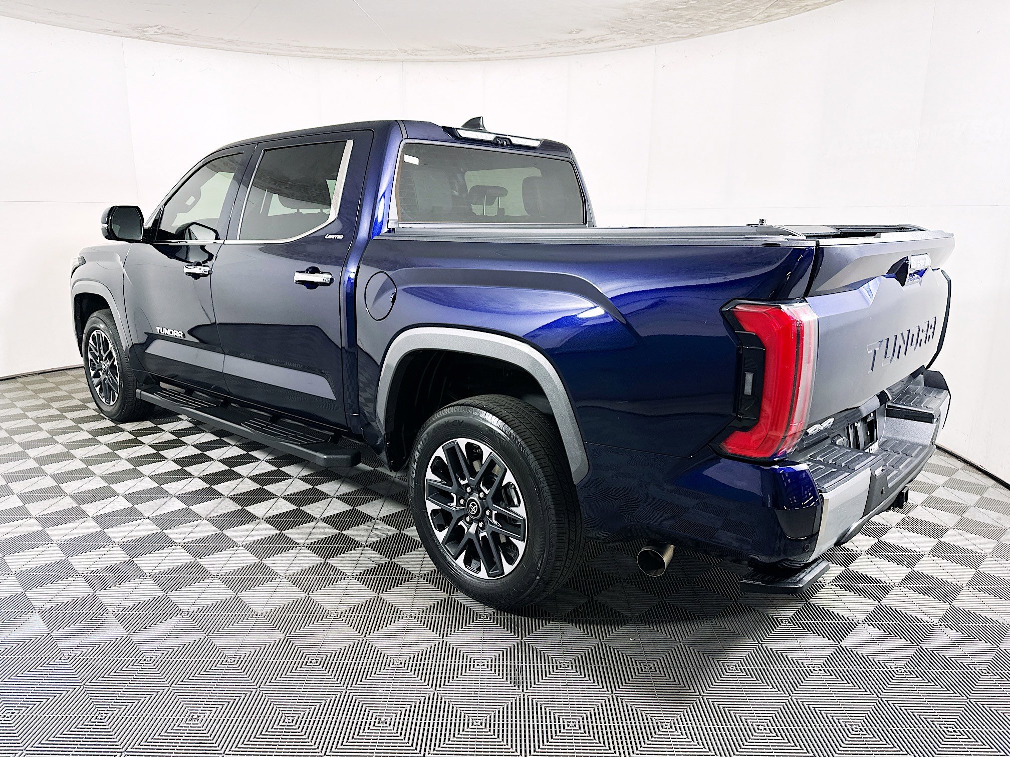 2025 Toyota Tundra thumbnail 7