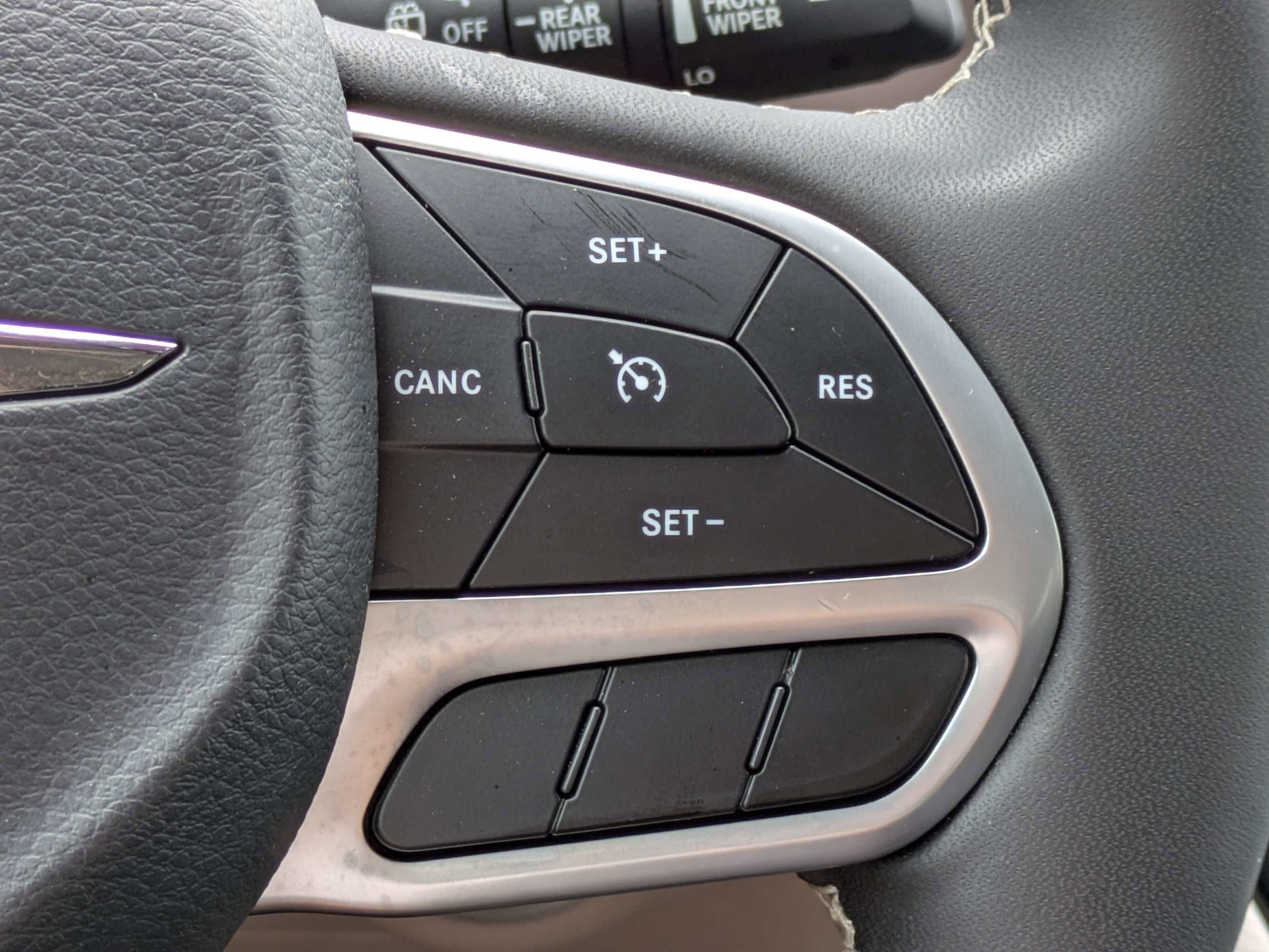 Used 2024 Silver Mist Clearcoat Chrysler LX image 33