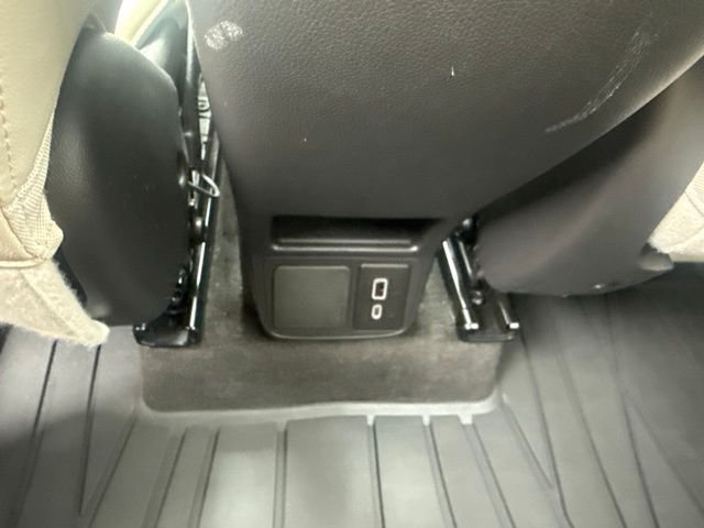 Used 2023 Gray Buick Preferred image 19
