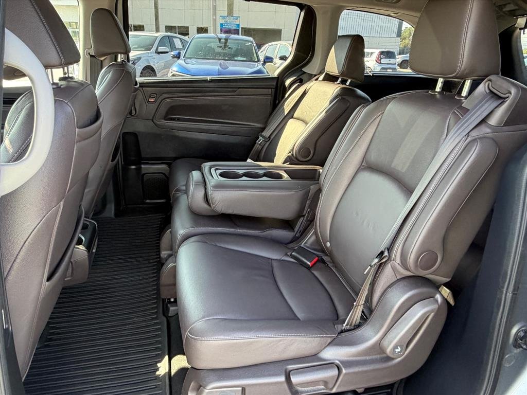 Used 2024 Lunar Silver Metallic Honda TOURING image 20