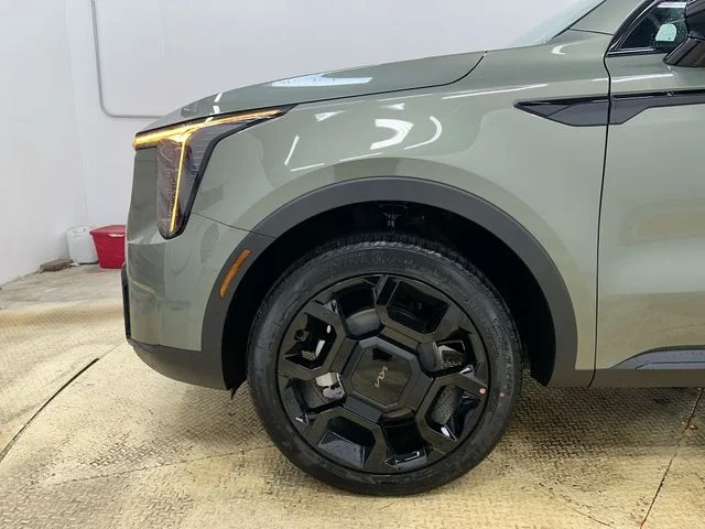 New 2026 Jungle Green Kia X-Line EX AWD image 20