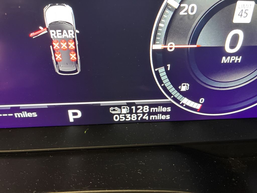 Used 2024 White Mitsubishi SEL image 18