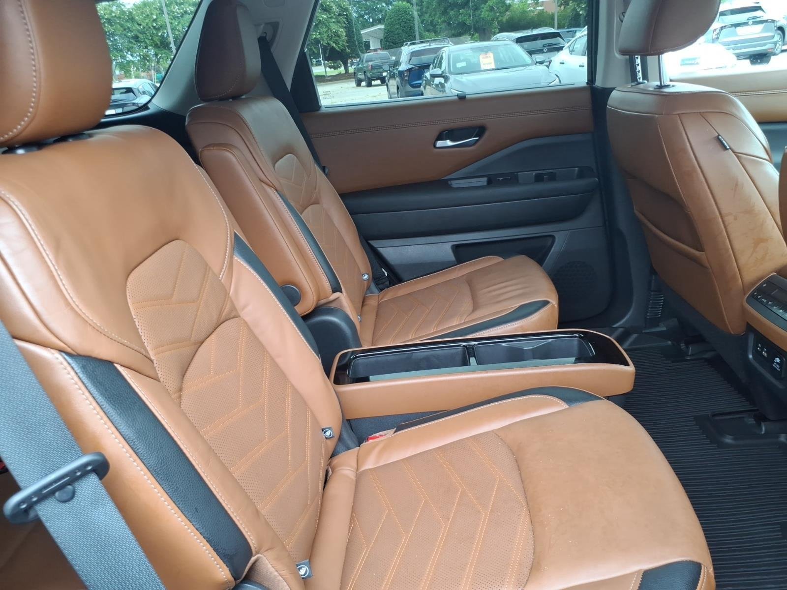 Used 2022 Boulder Gray Pearl Nissan Platinum image 23