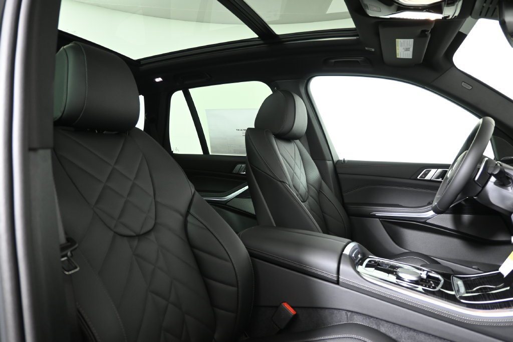 Used 2026 Gray Metallic BMW xDrive40i image 33
