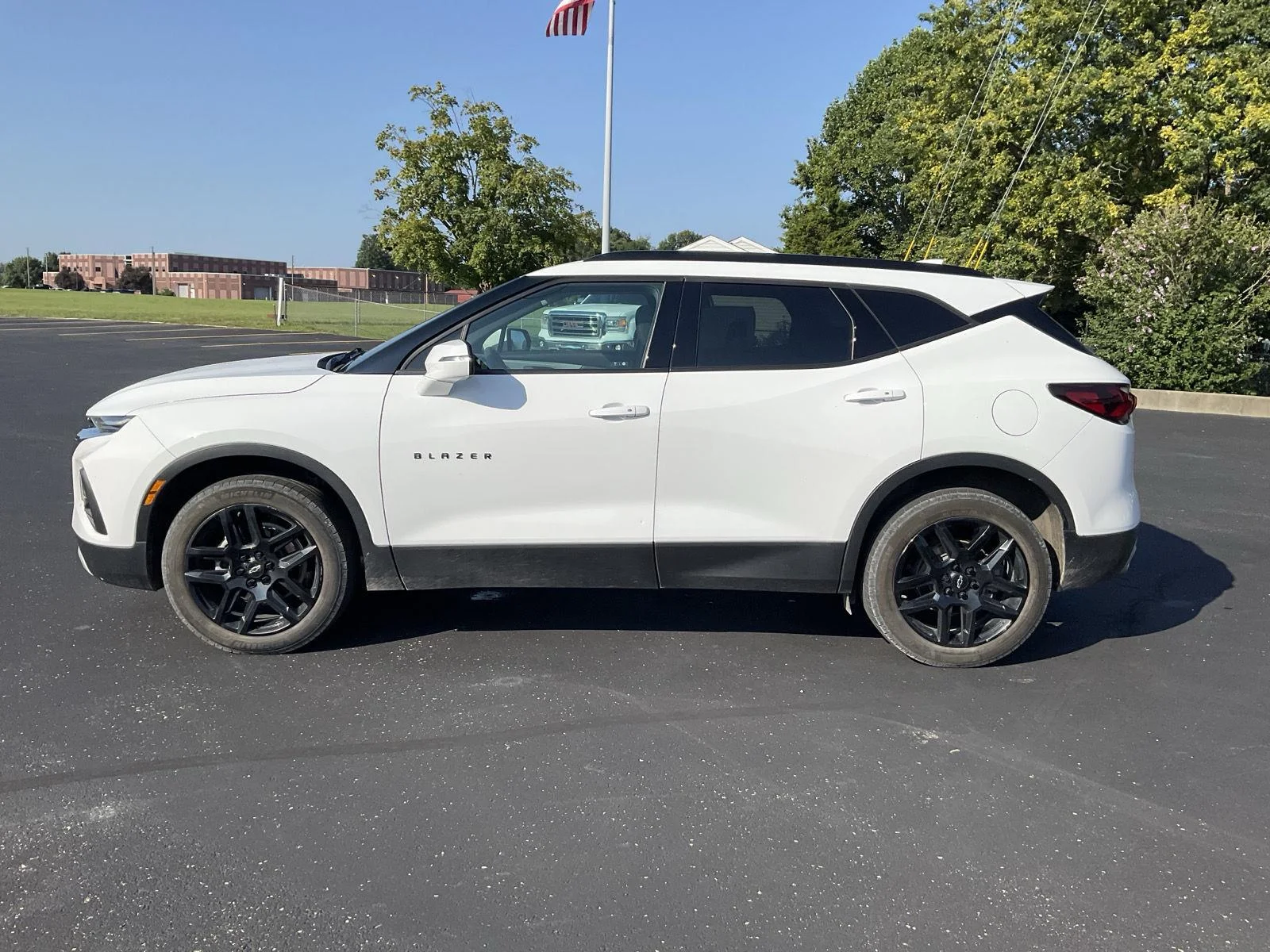 Used 2022 Summit White Chevrolet LT image 4