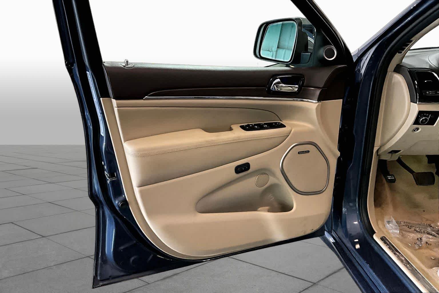 Used 2021 Slate Blue Pearlcoat Jeep Overland image 22