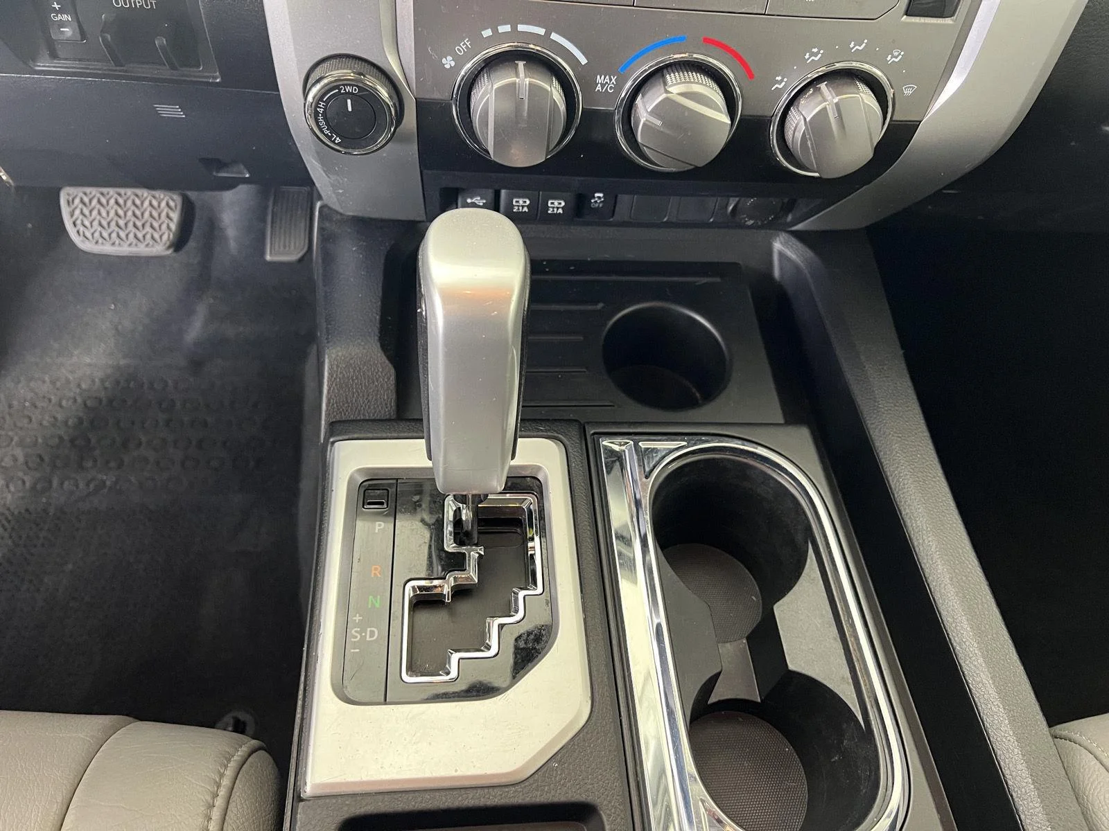 Used 2020 Magnetic Gray Metallic Toyota SR5 image 23
