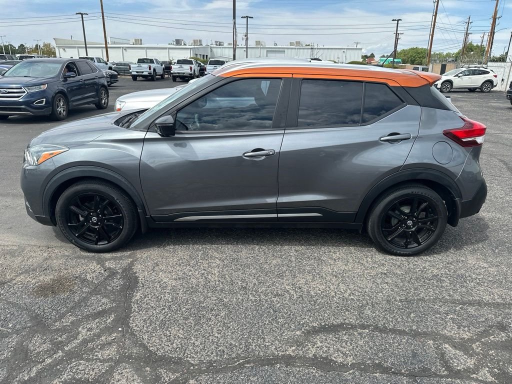 Used 2020 Gray Nissan SR image 2