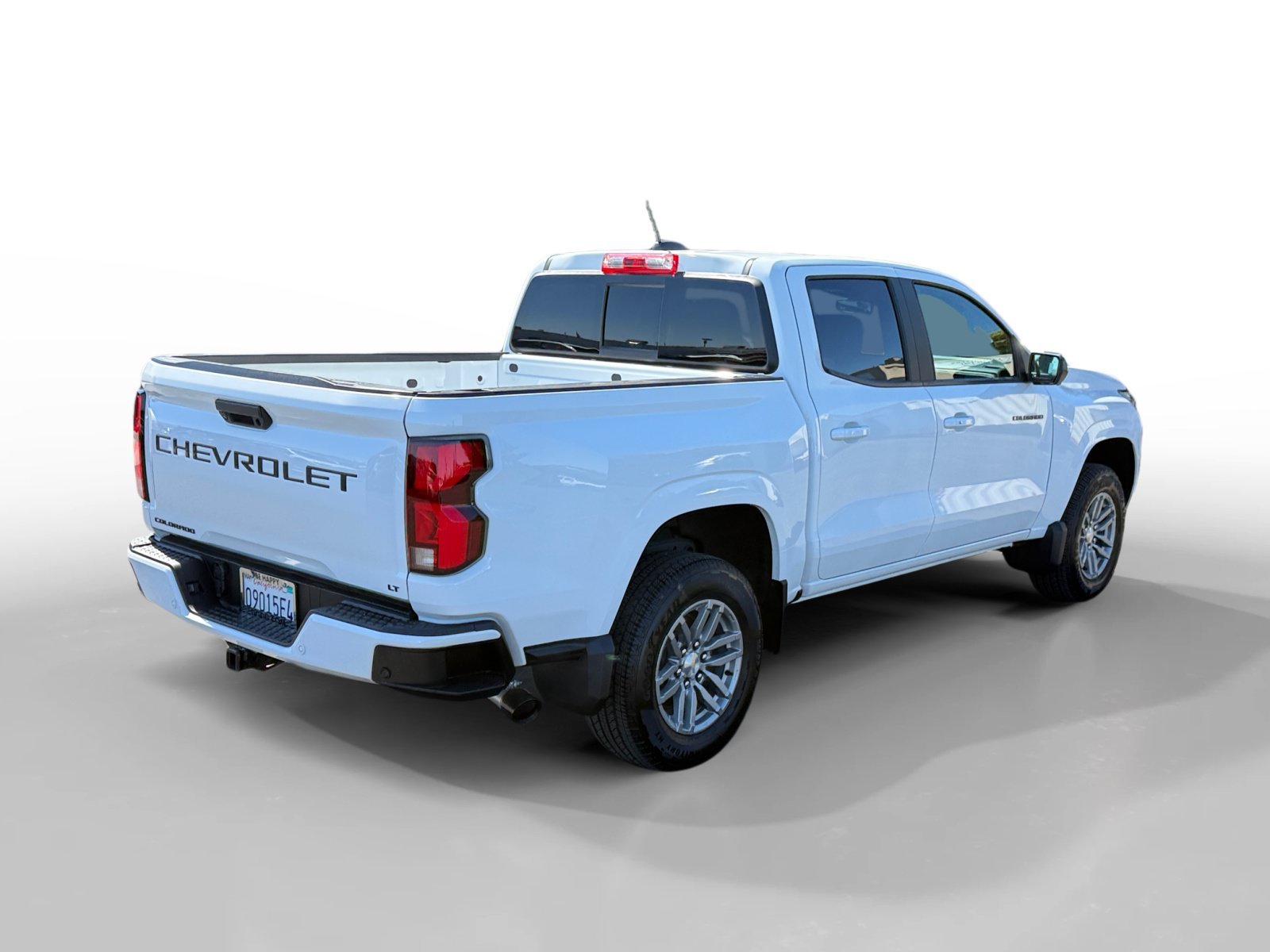 Used 2024 Summit White Chevrolet LT image 5