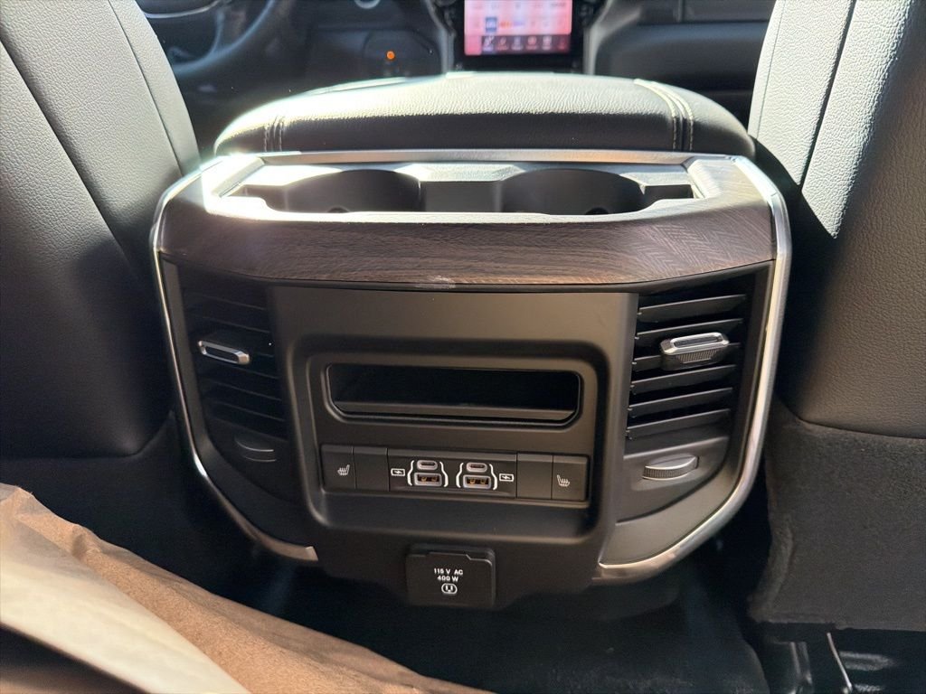 2026 RAM 3500 Chassis Big Horn - Photo 37