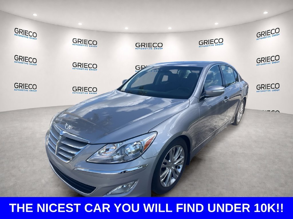 Used 2013 Gray Hyundai 3.8 image 2