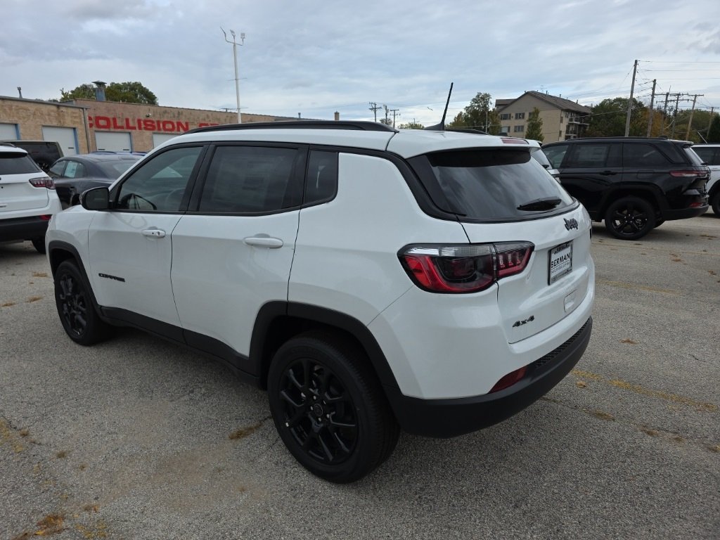 2026 Jeep Compass Latitude photo 4