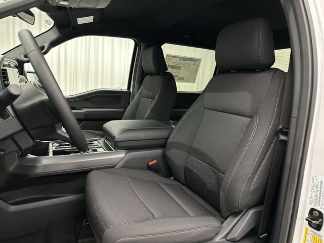 New 2026 Oxford White Ford XLT image 15
