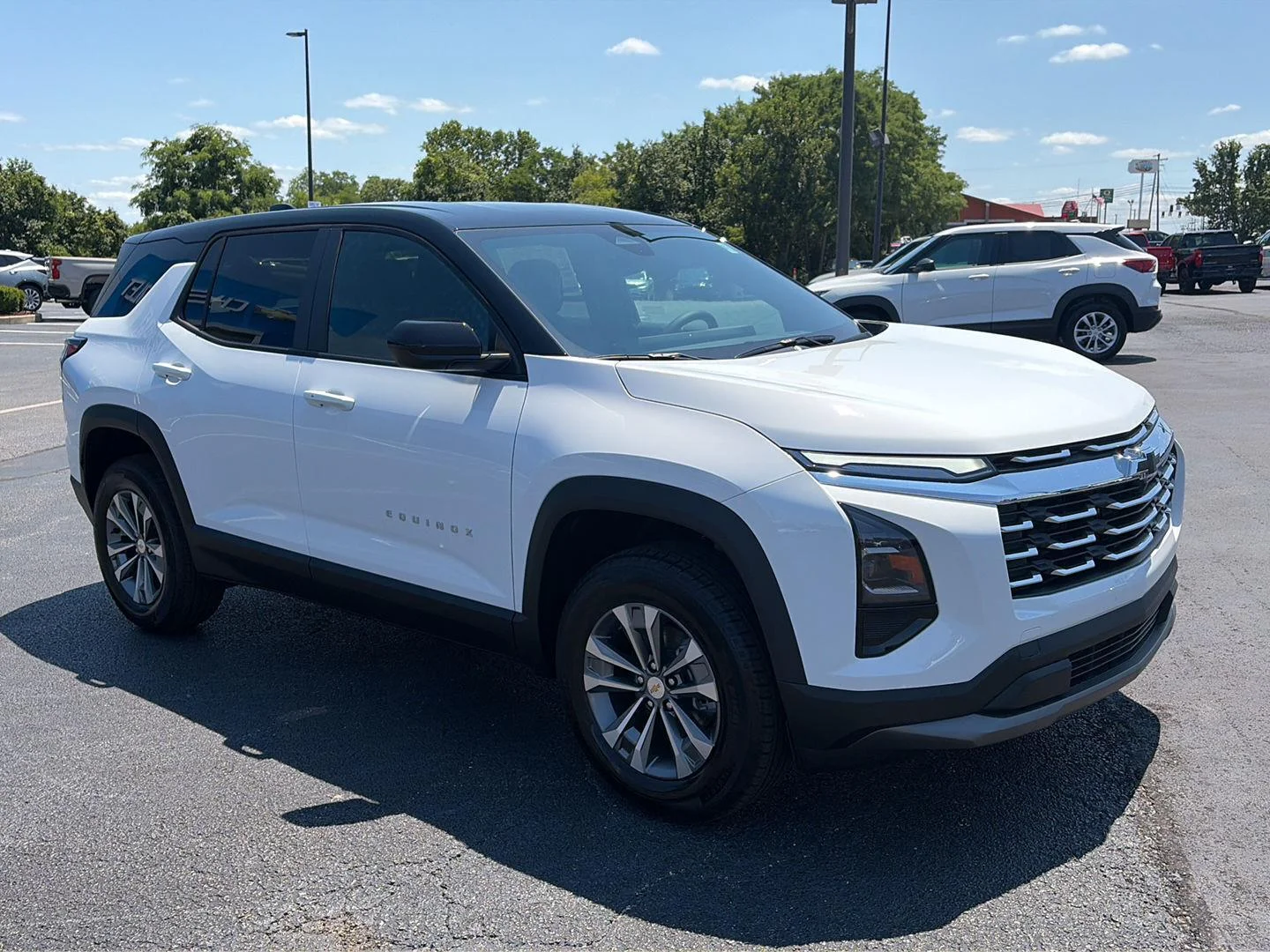 2027 Chevrolet Equinox LT - Photo 7